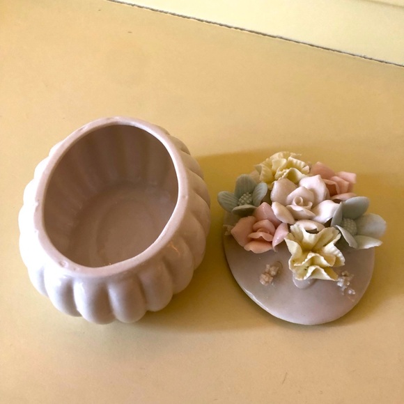 Vintage Ardalt Japan porcelain floral trinket box - Picture 12 of 16